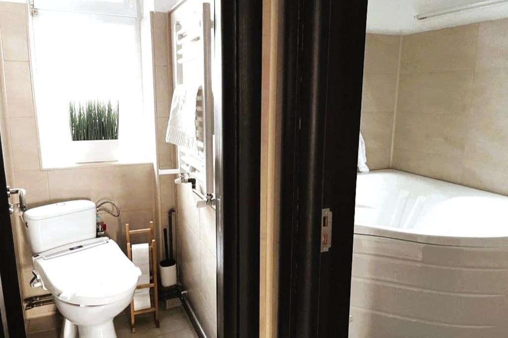 Magnolia 2Bdr Apt Piata Romana- Piata Victoriei Apartment Bucureşti Ngoại thất bức ảnh